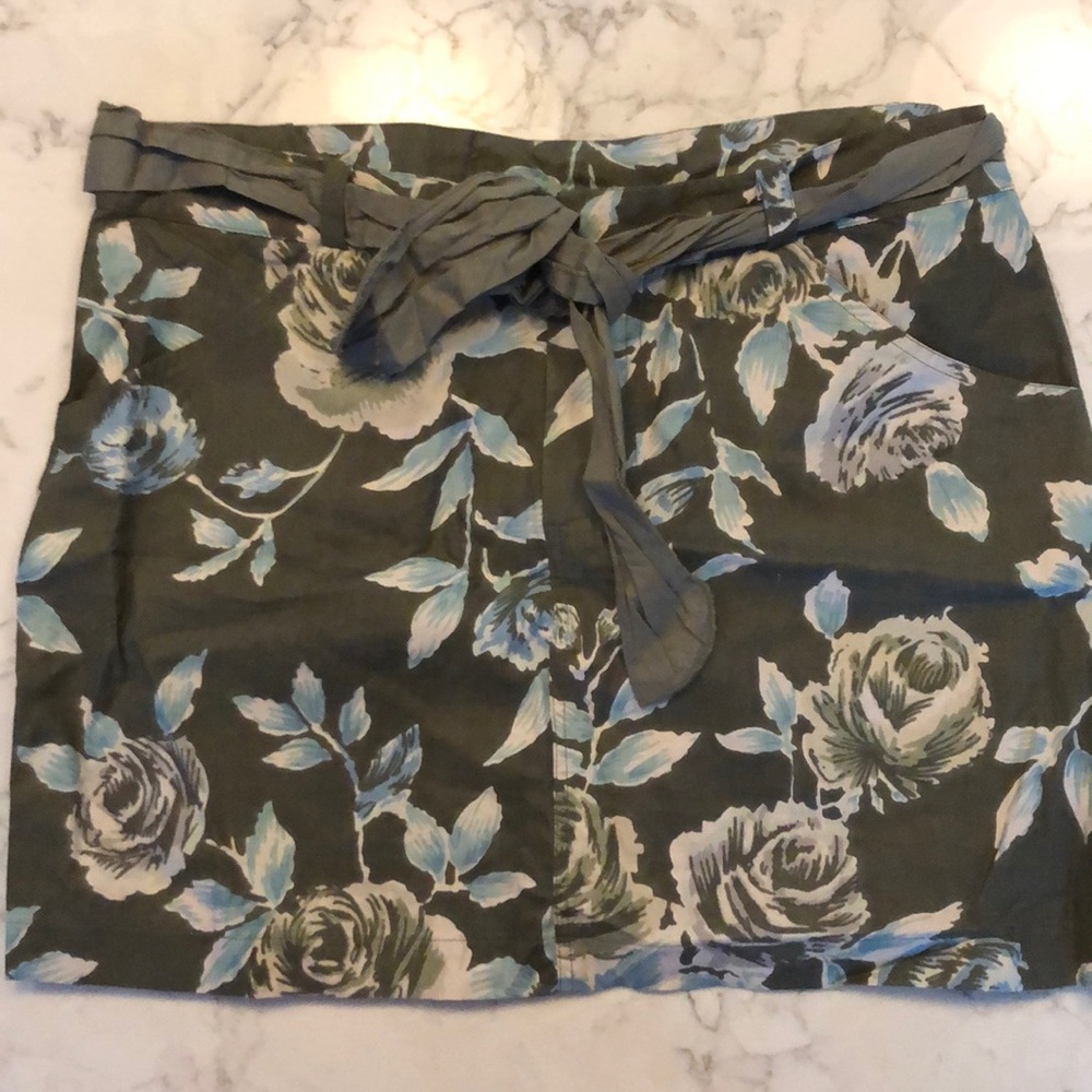 Band of Gypsies skirt, size 5 Junior’s, New.